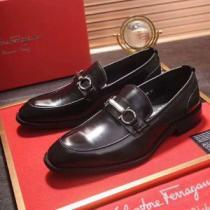 人気デザインで欲しい サルヴァトーレフェラガモ 2026年秋冬入荷 FERRAGAMO ビジネスシューズ