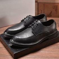 主役級のアイテムプラダ2026年秋冬入荷 PRADA 人目を引く存在感2色可選 ビジネスシューズ