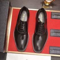 大人っぽく知的な プラダ PRADA 2025年秋冬入荷 ビジネスシューズ目前の注目ブランド