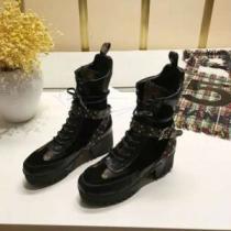 流行の注目ブランド ショートブーツ 大人気ブランド ルイヴィトン LOUIS VUITTON 秋冬トレンド