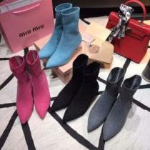 秋冬大活躍  多色可選 ブーツ 2026年秋冬入荷  ミュウミュウおしゃれ流行 MiuMiu 現代的な印象