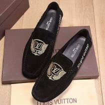 シューズ 圧倒的人気新着 ルイ ヴィトン 2026人気の主流アイテム LOUIS VUITTON 希少性の高い