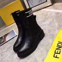 今年人気定番 FENDI フェンディ ショートブーツ 2026新品入荷 秋季超人気アイテム