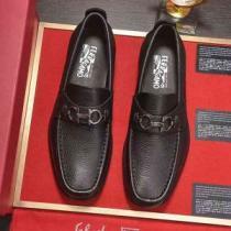 ファッションの最先端！ 話題の新作到着！ カジュアルシューズ FERRAGAMO サルヴァトーレフェラガモ