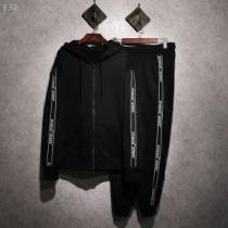 稀少*入手困難 Off-White 秋冬超人気の最新作 オフホワイト 上下セット2026新品入荷上品キレイ