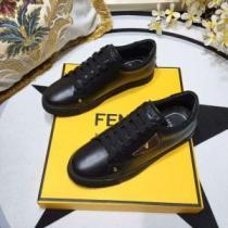 格好良いアイテム 話題の新作到着！ FENDI フェンディ ランニングシューズ 2色可選 大流行中