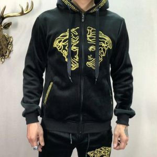 VERSACE ヴェルサーチ 上下セット 今年っぽくNEWファッション 2026最高ランキング