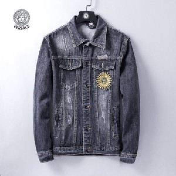 現代的な印象 上品でベーシック デニムジャケット VERSACE ヴェルサーチ 最終数量限り！