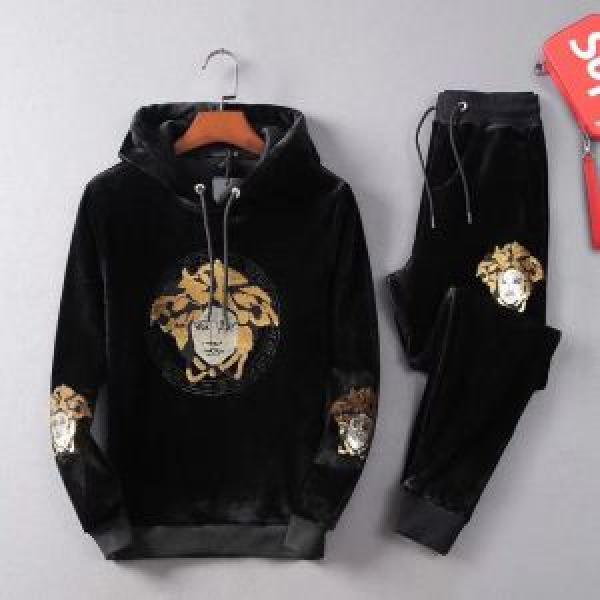 今季大人気新作登場 VERSACE ヴェルサーチ 上下セット 海外限定アイテム 大人気ブランド