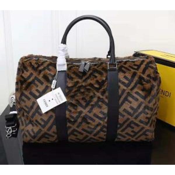 フェンディ FENDI 2026秋冬の定番新品到来! キャリーバッグ  大胆なデザイン.150.