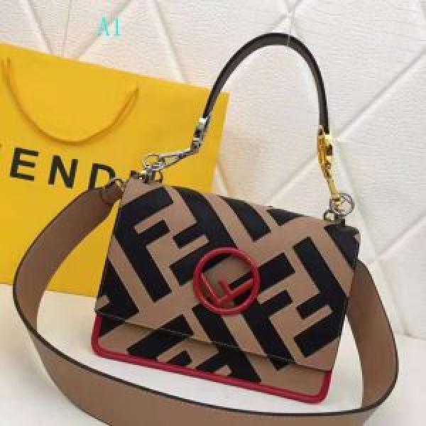 期間限定SALE フェンディ FENDI 2026最安値！ショルダーバッグ ネット販売限定.150.