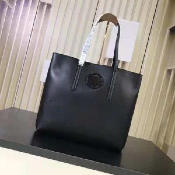 秋冬超人気の最新作 フェンディ FENDI ショルダーバッグ 上品でベーシック.150.