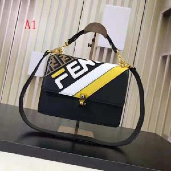 快適さと洗練された表情 ショルダーバッグ 新季度 4色可選 フェンディ FENDI  海外先行発売！.150.