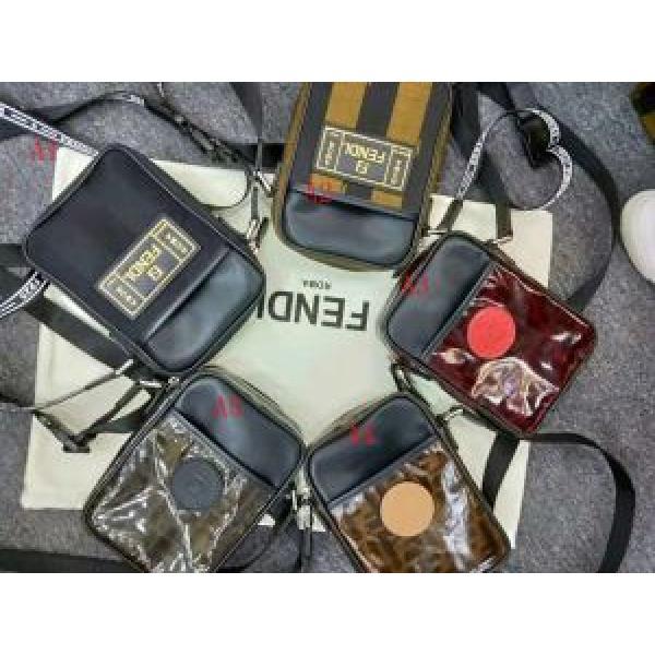 話題の新作到着！フェンディ FENDI 2026年人気満々のブランド ミニバッグ 多色可選.150.