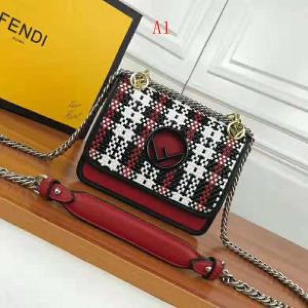冬季限定販売 フェンディお買い得 FENDI ショルダーバッグ 3色可選 おすすめアイテム.150.