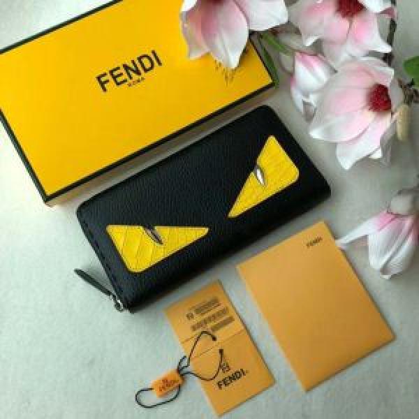 FENDI 最落なし フェンディ素材感を引き出せるアイテム 長財布 トップトレンド2026.506.