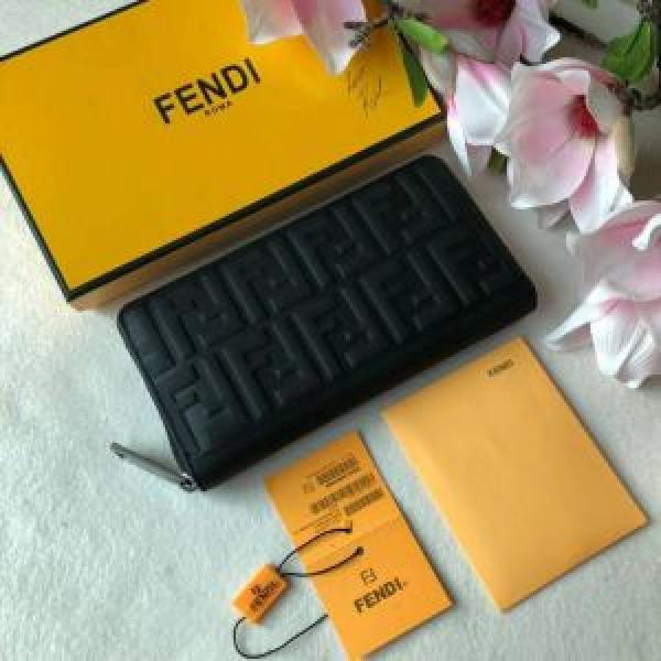 2026年秋冬シーズン FENDI 売上ランキング1位 フェンディ 長財布 大流行中.506.