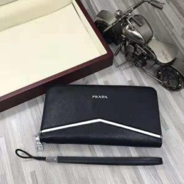 2025年秋冬シーズン PRADA カジュアルスタイルに プラダ 長財布大流行中.158.