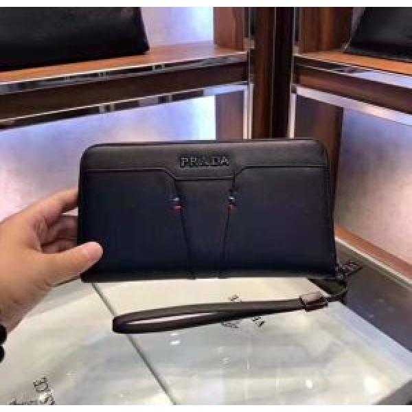 2026新品入荷 プラダおすすめデザイン PRADA 芸能人愛用 長財布 上品でファッション.158.