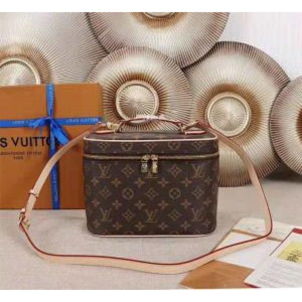 化粧ポーチ 人気デザインで欲しい 主役級のアイテム 超定番人気 LOUIS VUITTON ルイ ヴィトン.49..49..49..49..49..49..49..49..49..49..49..49.