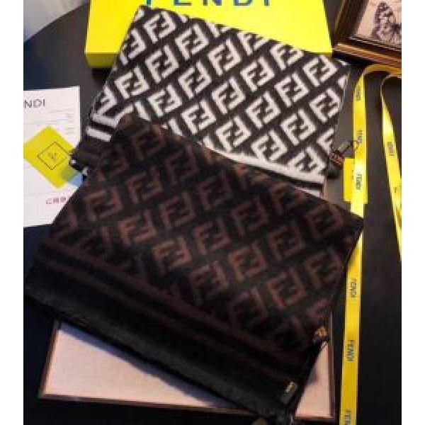 フェンディ2026秋冬の定番新品到来! FENDI 2色可選 ロングマフラー 冬季限定販売