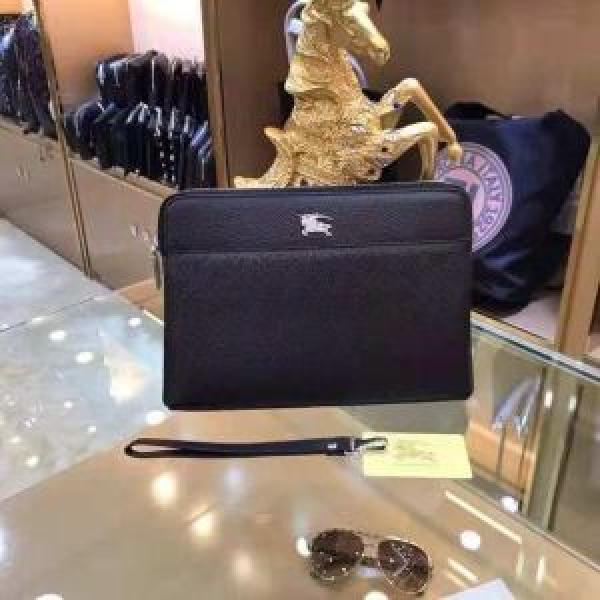 人目を引く存在感 ポーチ2026年秋冬シーズン バーバリー BURBERRY 芸能人愛用.47.