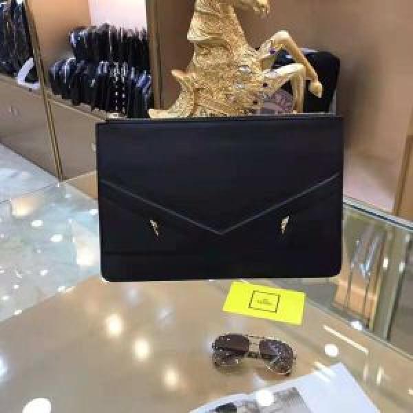 ポーチ 大人キレイめ フェンディ美品*入手困難 FENDI 今季大人気新作登場.487.