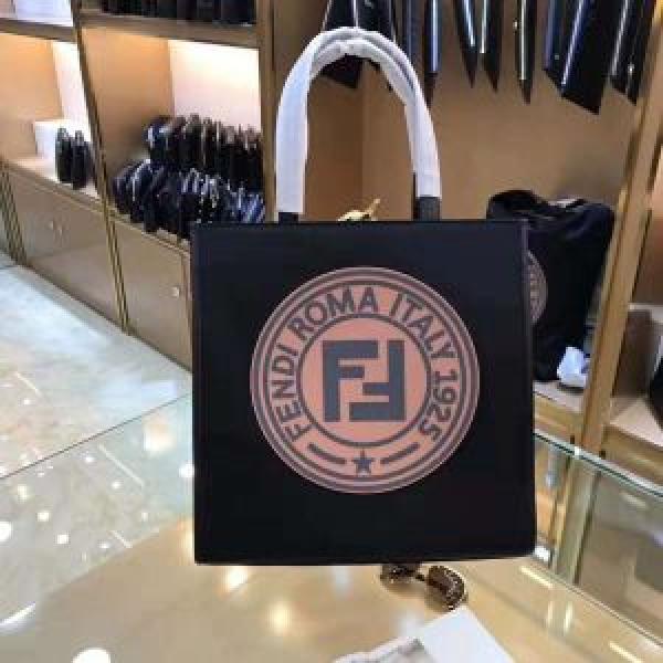 フェンディ2026年秋冬シーズン  FENDI ファッションの最先端！ ハンドバッグ 格上げ！.487.