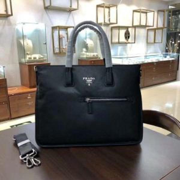 18ＳＳ美品プラダファッションの最先端 PRADA  芸能人愛用 手持ち&ショルダー掛け.57.