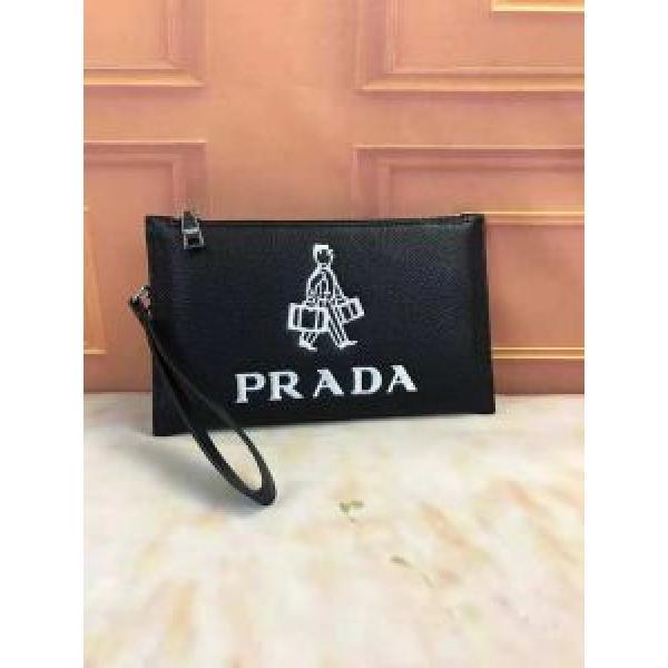 大流行中 プラダ流行っている  期間限定セール PRADA  ポーチ2026年秋冬シーズン.57.
