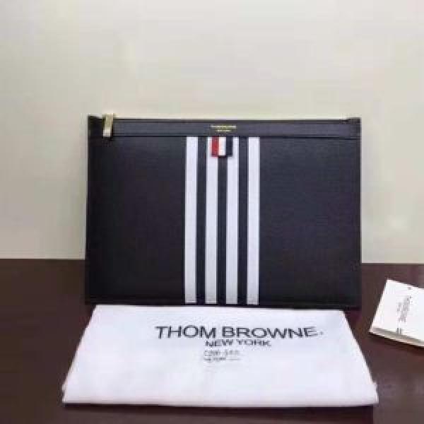 オシャレを満喫できるトムブラウン国内完売 THOM BROWNE ポーチ 2026【SALE！】.488.
