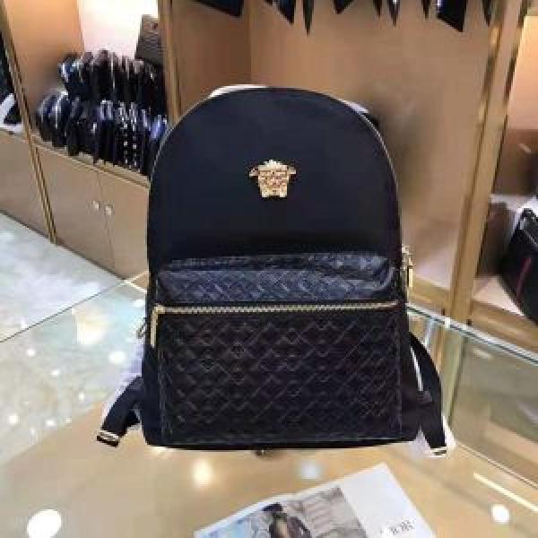 ヴェルサーチ2026【SALE！】 圧倒的人気新着 VERSACE リュック、バックパック有名人同じアイテム.82.