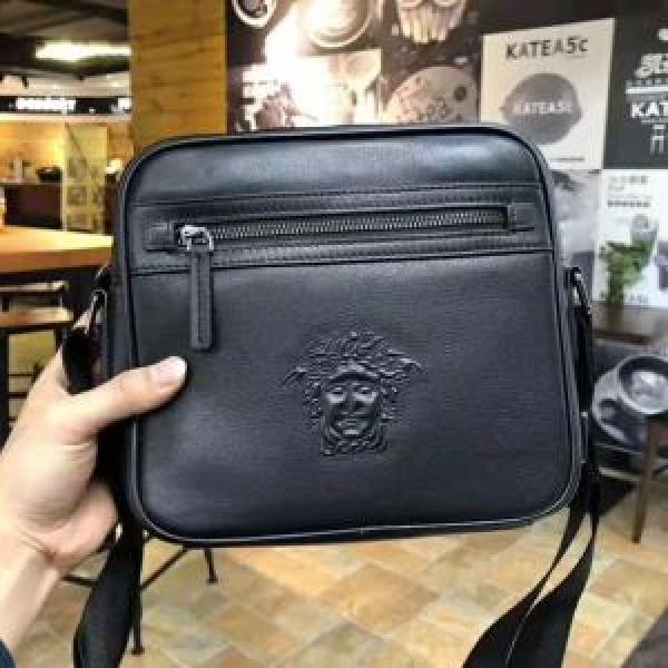 2026新品入荷 ヴェルサーチ 華やかさ満点 VERSACE 品良く 手持ち&ショルダー掛け.82.