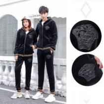 人気デザインで欲しい 今季新作登場 VERSACE ヴェルサーチ 上下セット 男女兼用