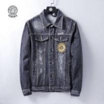 現代的な印象 上品でベーシック デニムジャケット VERSACE ヴェルサーチ 最終数量限り！