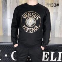 秋の定番 VERSACE ヴェルサーチ 今季大人気新作登場 最終数量限り！ 2026年秋冬入荷