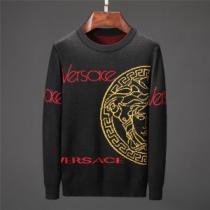 VERSACE ヴェルサーチ プルオーバー 秋冬超人気の最新作 定番品質保証 2026年秋冬入荷