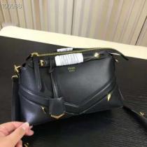 ショルダーバッグ 美品*入手困難 フェンディ秋季超人気アイテム FENDI 3色可選 絶妙な新商品.150.