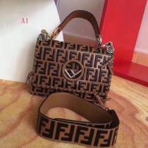 圧倒的人気新着 フェンディ 3色可選  FENDI ハンドバッグ一味違うデザイン.150.