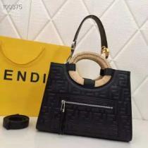 流行の注目ブランド ハンドバッグ 2026【SALE！】フェンディ FENDI 海外限定アイテム.150.