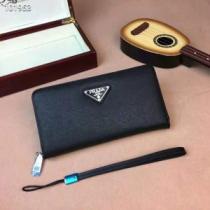話題の新作到着！PRADA プラダ キレイめおしゃれ高級感が漂う 長財布 18ＳＳ美品.158.