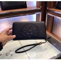 人目を引く存在感 長財布  VERSACE 2026【SALE！】ヴェル...