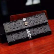 秋冬セール VERSACE オシャレを満喫できる ヴェルサーチ 長財布 ...