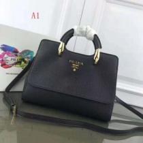 数量限定再入荷 上品でファッション 芸能人愛用 PRADA プラダ ハンドバッグ 4色可選.68.