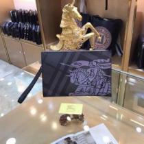 美品*入手困難 バーバリー BURBERRY 絶妙な新商品 ポーチ 大人キレイめ.47.
