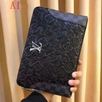 2026年秋冬シーズン ルイ ヴィトン 格上げ！ LOUIS VUITTON ポーチ 人目を引く存在感.45.