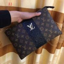 LOUIS VUITTON 人気急上昇中 ルイ ヴィトン 大人キレイめ  ポーチ 美品*入手困難.45.