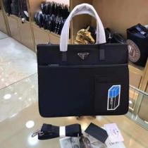 海外先行発売！プラダ秋冬大活躍  PRADA  18ＳＳ美品手持ち&ショルダー掛け今季新作登場.57.