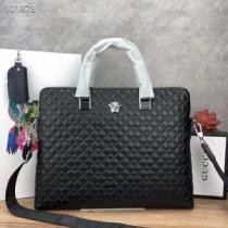 手持ち&ショルダー掛け大人カジュアル人気デザインで欲しい ヴェルサーチ2026新品入荷 VERSACE.82.