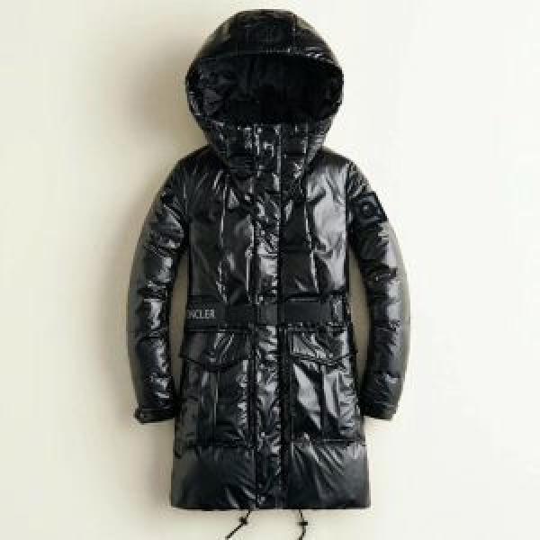 年末年始セールお早めに!! 今年っぽいトレンド商品 MONCLER モンクレール ダウンジャケット